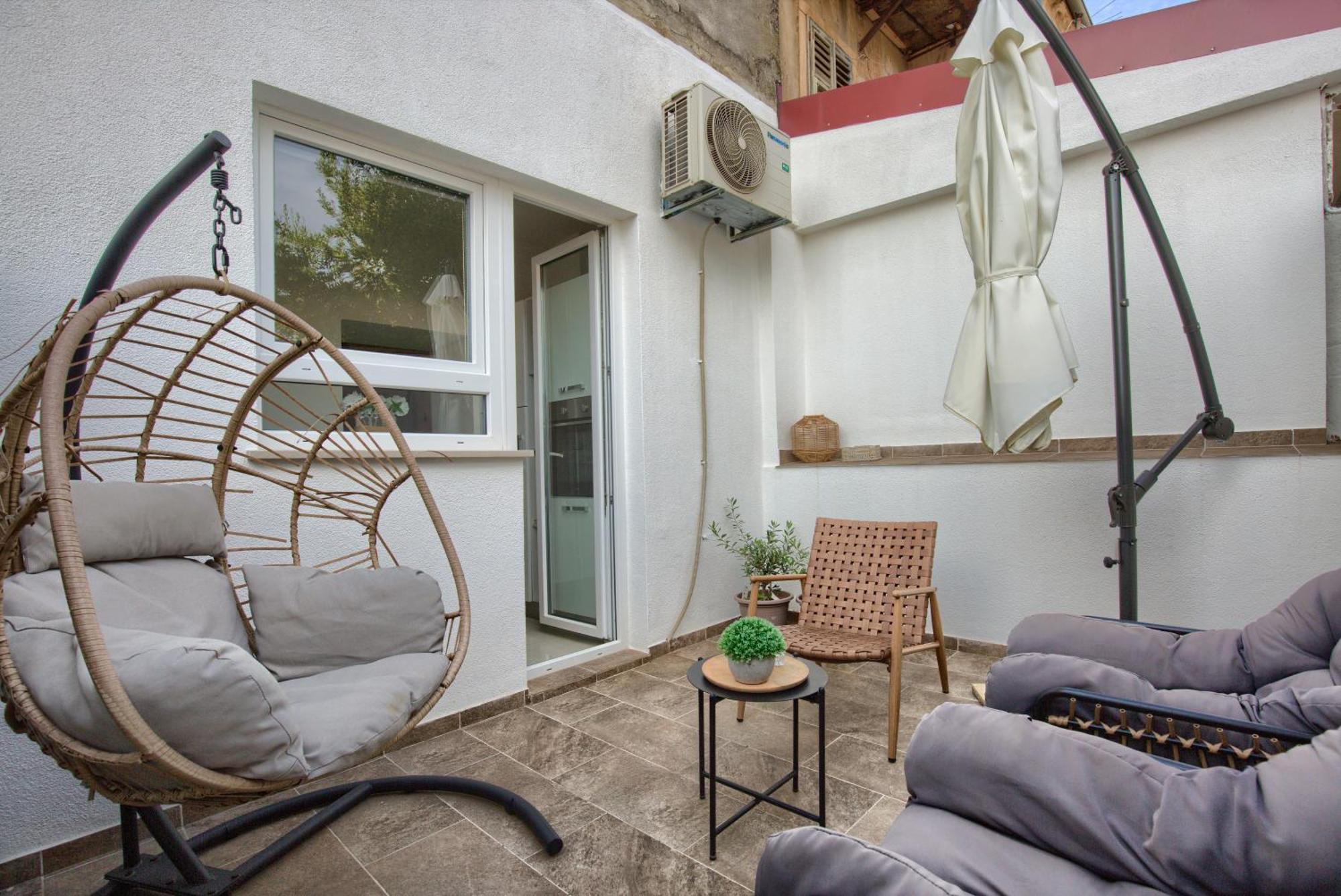 Augustus Apartment